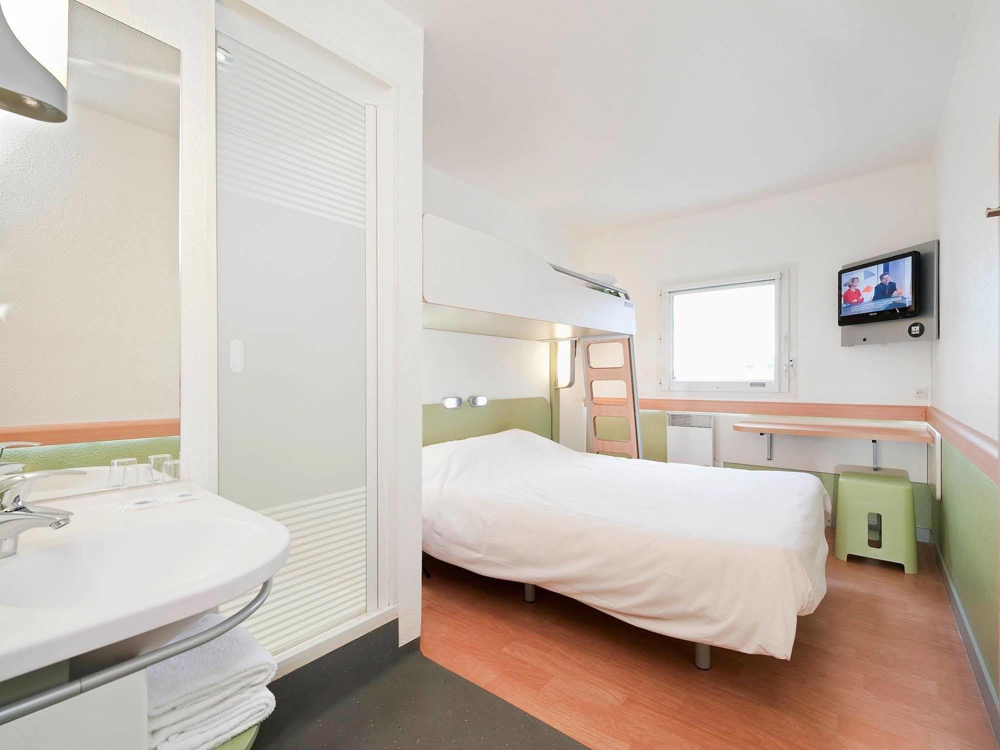 Ibis Budget Marseille Aeroport Provence Vitrolles  Eksteriør bilde